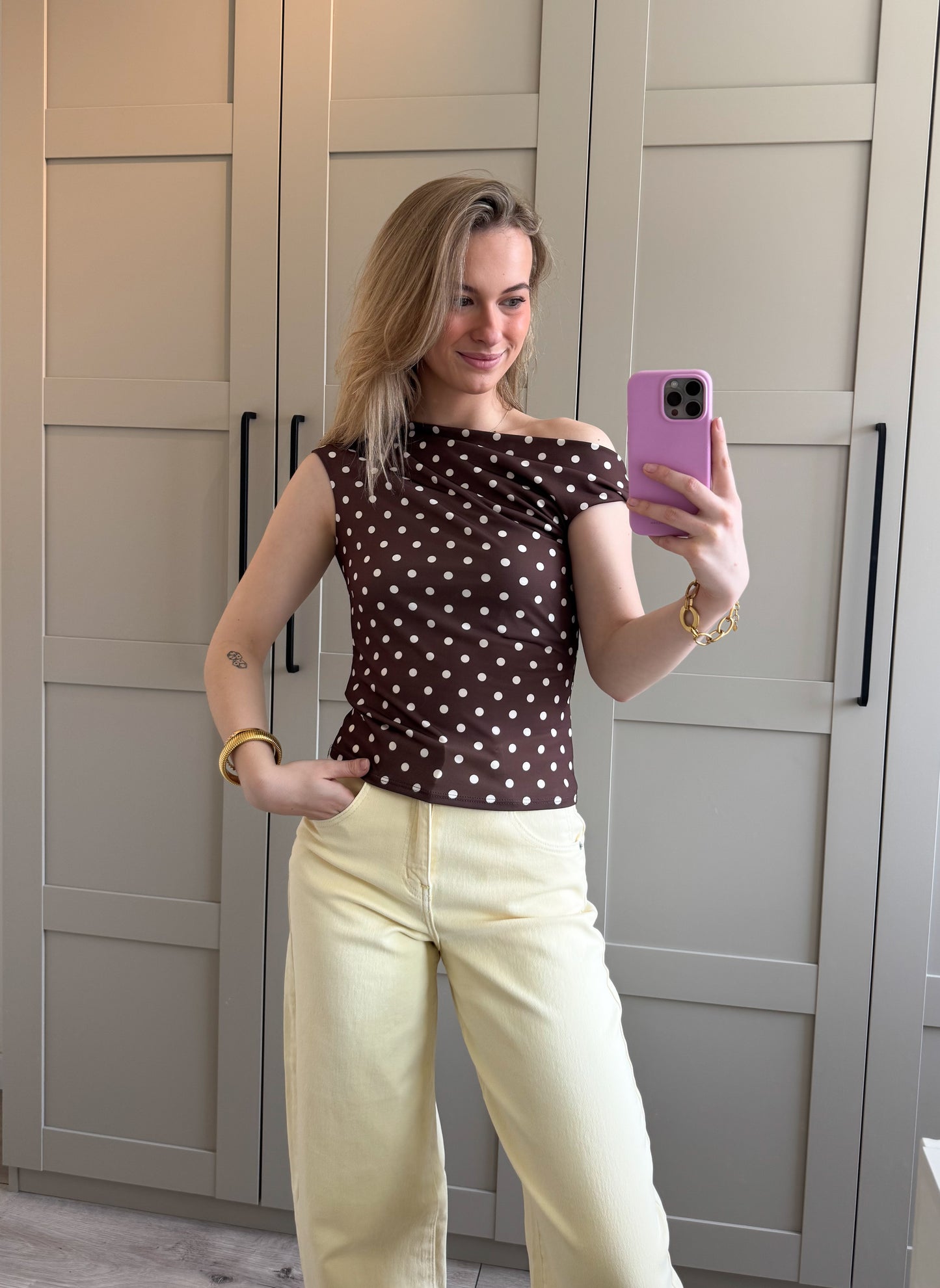 Top | Reni | Dots bruin
