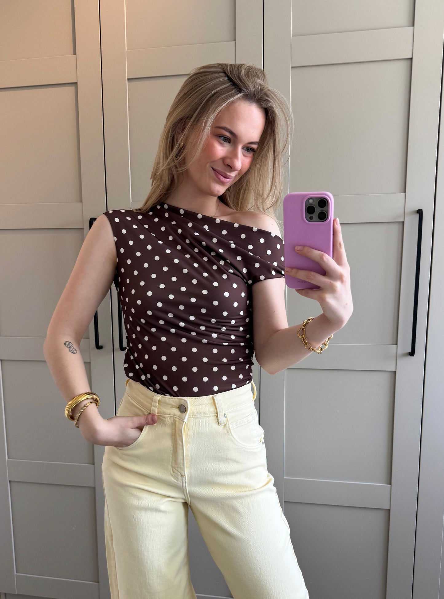 Top | Reni | Dots bruin