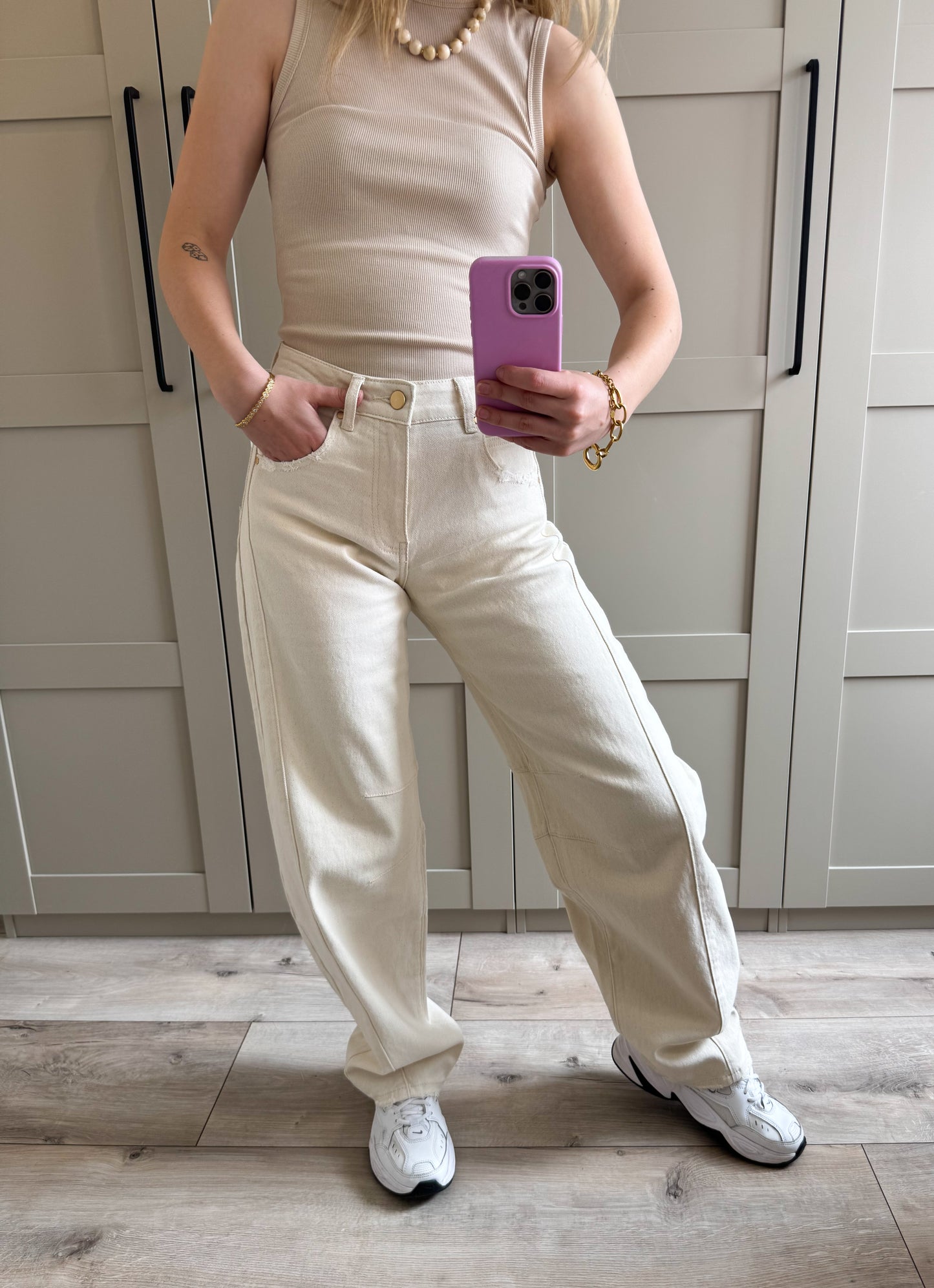 Tall balloon jeans | Joyce | Linnen look beige denim