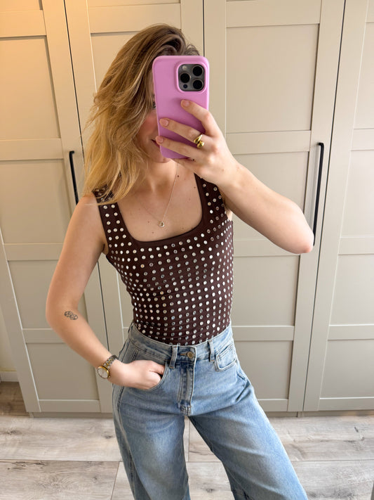 Body | Studs | Bruin