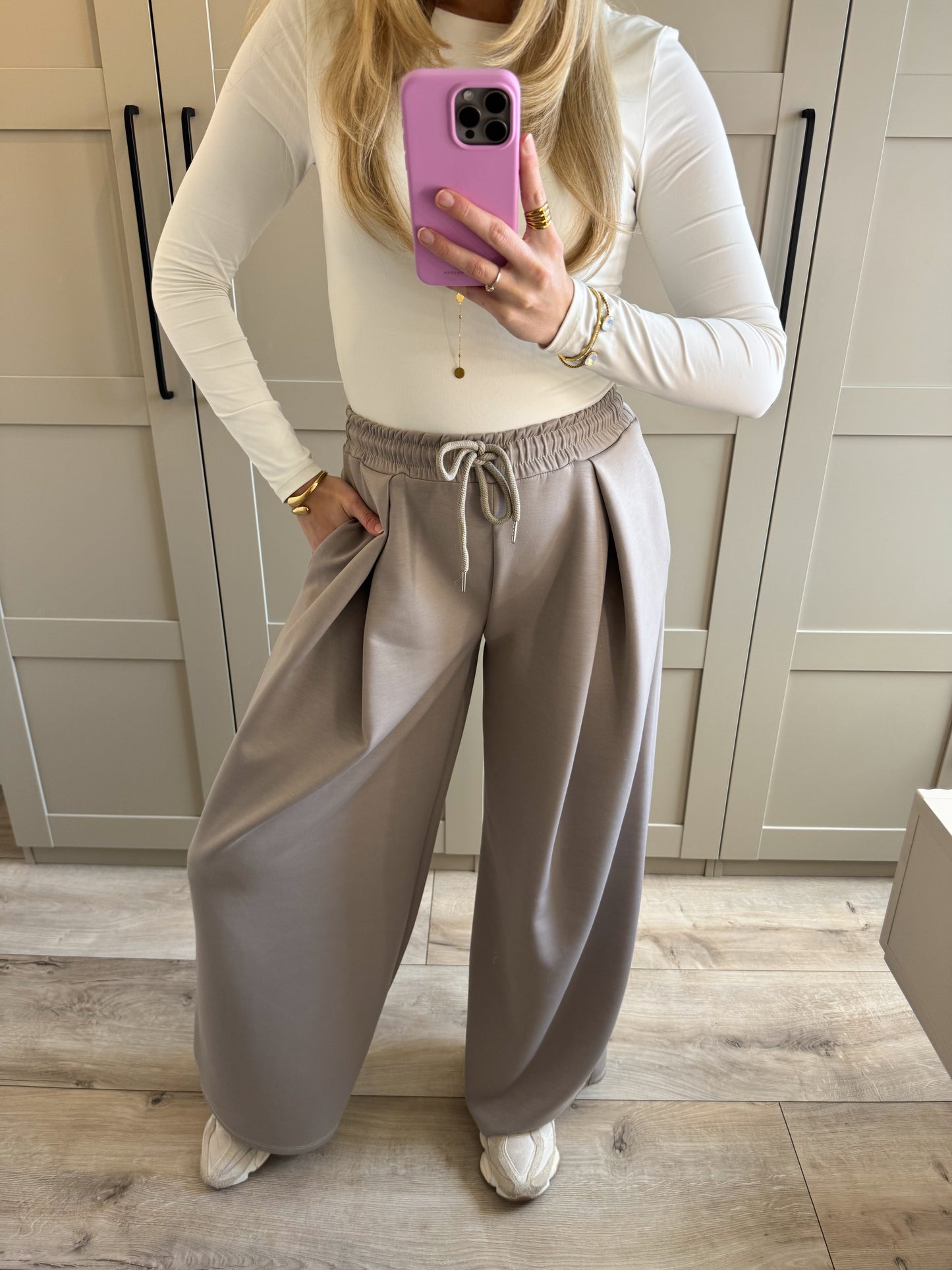 Extra wide leg jogging | Kylie | Taupe