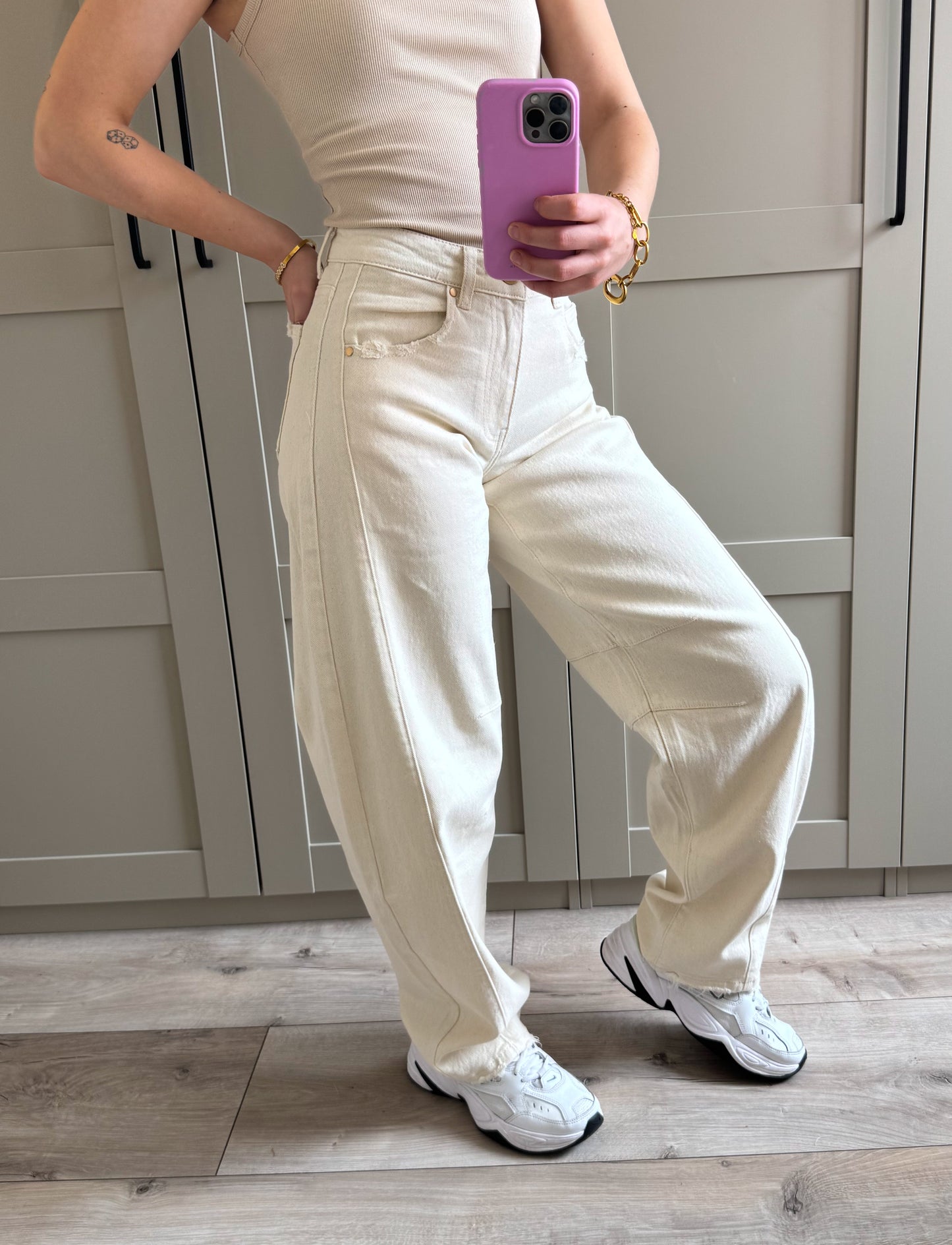 Tall balloon jeans | Joyce | Linnen look beige denim